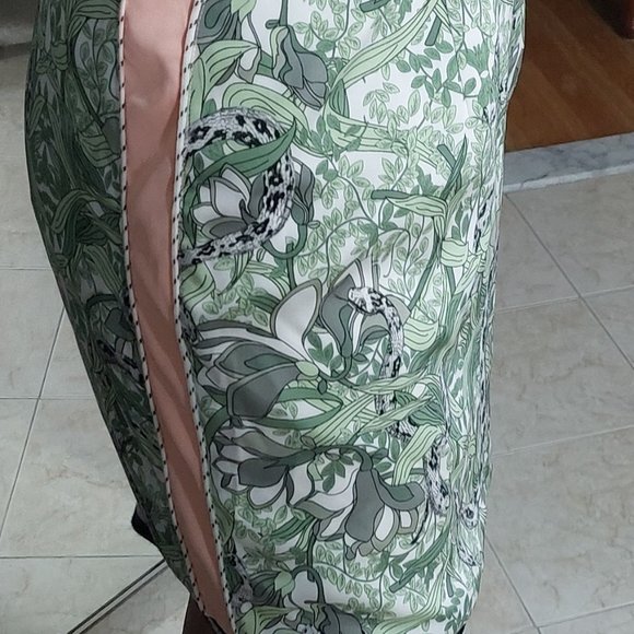 GUESS Womens Snake In The Garden Scuffy Reese Skirt Size 6 Silky Smooth Cute - Picture 3 of 10